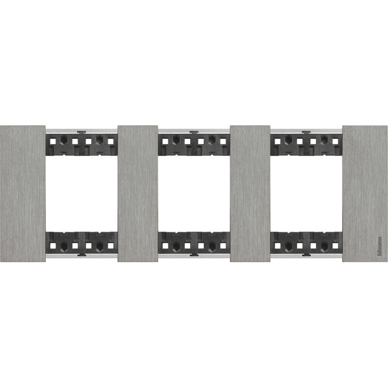 Producto de Placa Embellecedora 2 x 3 Módulos Metales BTicino Living Now KA4802M3__