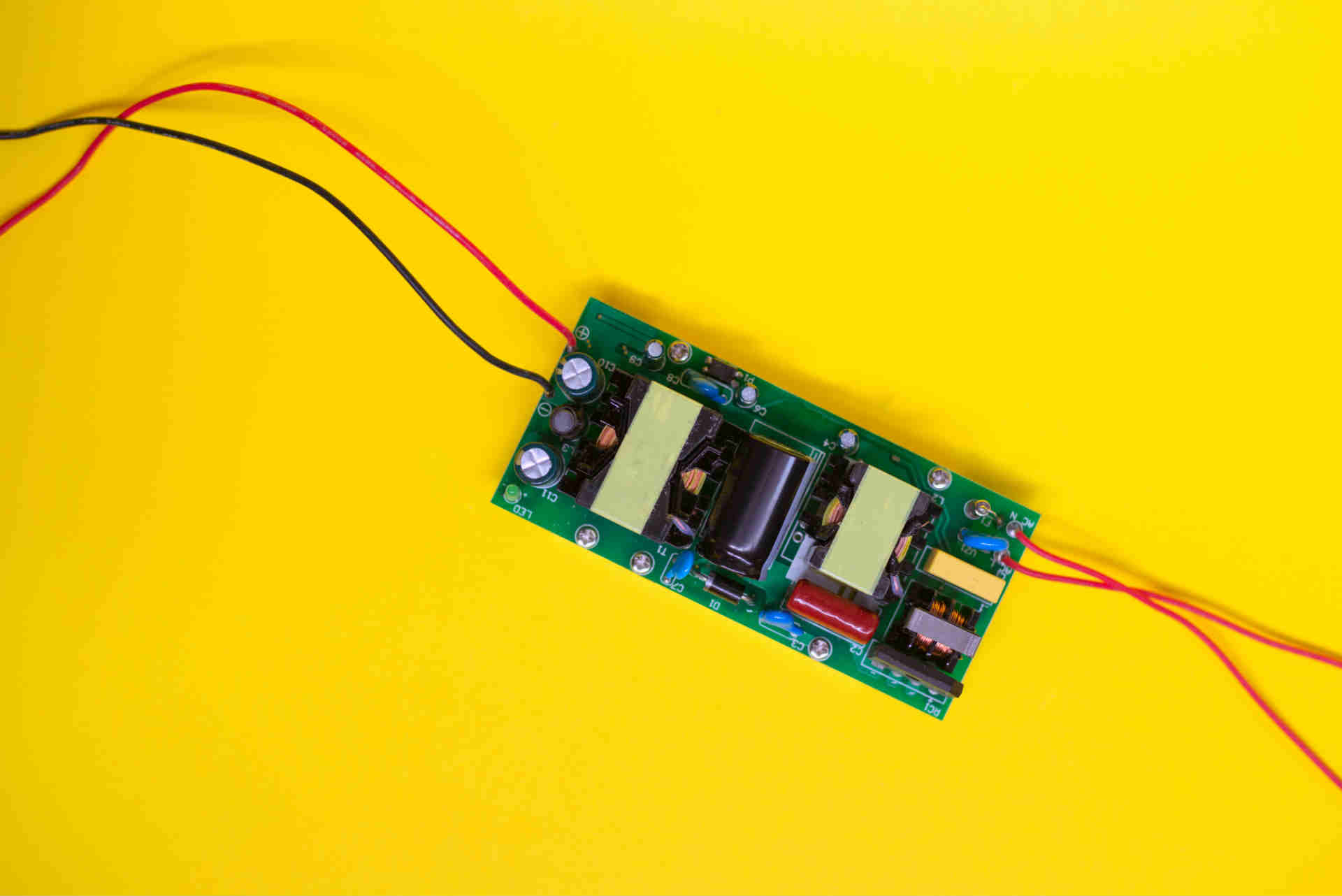 Circuit. Tira LED Magnética Recargable 30 cm con Sensor (Luz Fría)